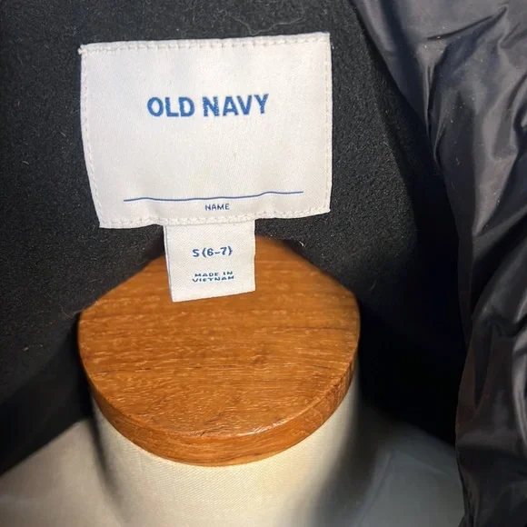 Old Navy Boy's Puffy Black Winter Vest Size S EUC - Picture 4 of 4